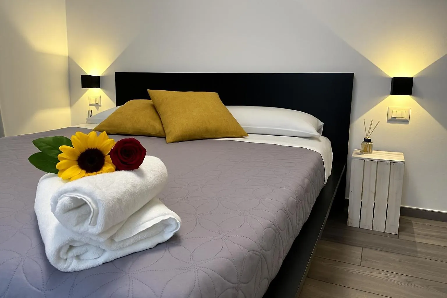 Napoli Vibes Rooms Naples