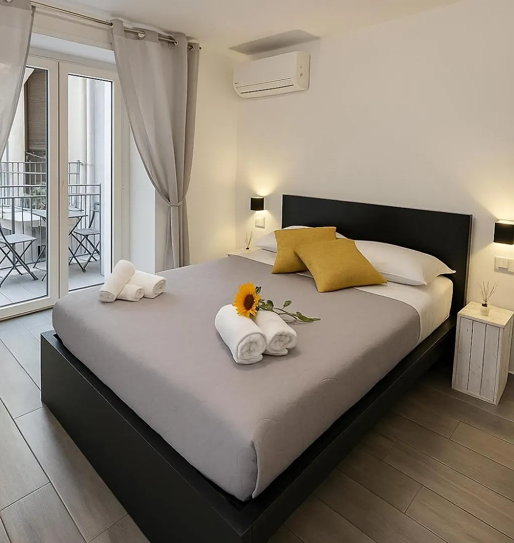 Napoli Vibes Rooms contacts